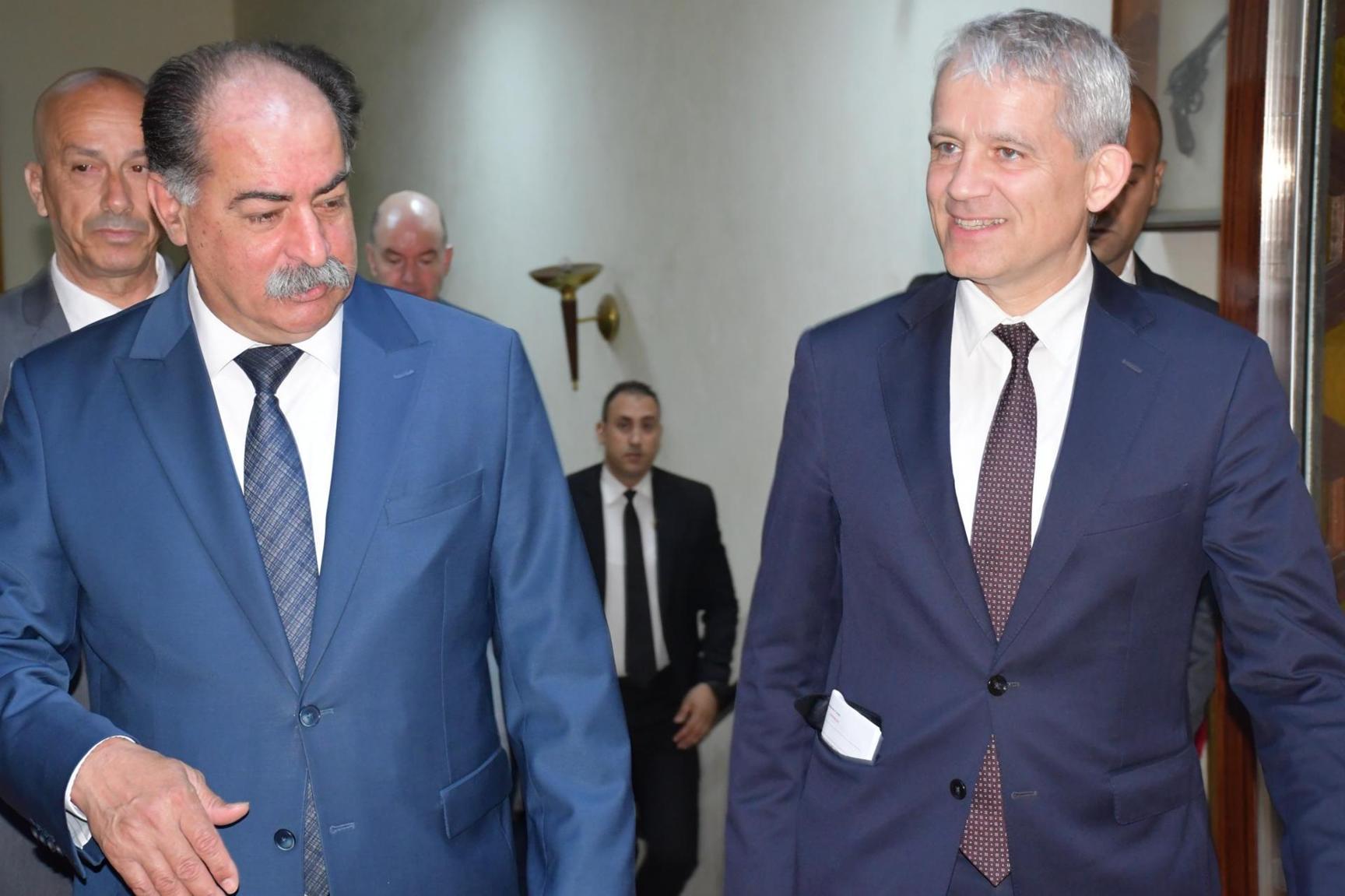 جلسة عمل بين وزير الدّاخليّة والمستشار الفيدرالي السويسري المكلف بالعدل والشرطة جلسة عمل بين وزير الدّاخليّة والمستشار الفيدرالي السويسري المكلف بالعدل والشرطة