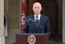 سعيد يشيد بجهود الجيش وتصديه للهجرة غير النظامية سعيد يشيد بجهود الجيش وتصديه للهجرة غير النظامية