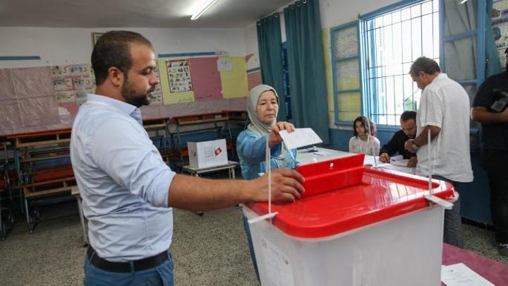 الانتخابات الرئاسية التونسية تقترب: الأحزاب حائرة ومرتابة