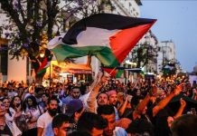 عشرات التونسيين ينددون أمام سفارة الولايات المتحدة باغتيال هنية وشكر عشرات التونسيين ينددون أمام سفارة الولايات المتحدة باغتيال هنية وشكر