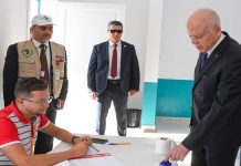 قيس سعيد يدلي بصوته في الانتخابات الرئاسية قيس سعيد يدلي بصوته في الانتخابات الرئاسية