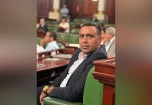 طارق مهدي لـ”أفريقيا برس”: المهاجرون شكلوا دولة داخل الدولة والتركيبة الديموغرافية لتونس مهددة طارق مهدي لـ "أفريقيا برس": المهاجرون شكلوا دولة داخل الدولة والتركيبة الديموغرافية لتونس مهددة