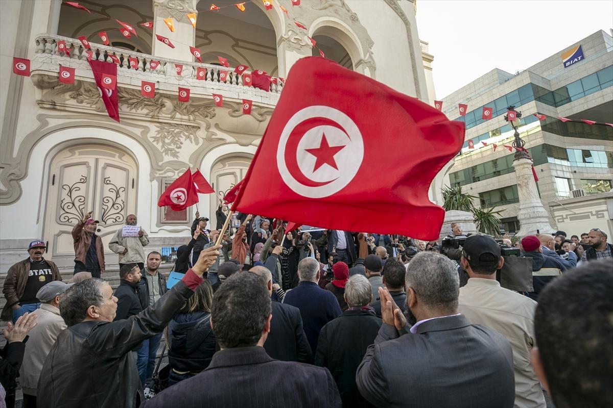 "الخلاص الوطني" تطالب بإطلاق سراح جميع السياسيين