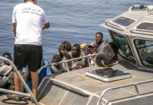 انتشال جثث 3 مهاجرين لأول مرة في سواحل باجة التونسية انتشال جثث 3 مهاجرين لأول مرة في سواحل باجة التونسية