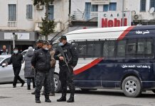 طعن عنصر أمني على يد متشدد: حادثة عرضية أم بداية تحرك للمتطرفين في تونس؟ طعن عنصر أمني على يد متشدد: حادثة عرضية أم بداية تحرك للمتطرفين في تونس؟