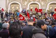 يوم غضب بمدينة قفصة يطالب بتحسين البنية التحتية والصحة يوم غضب بمدينة قفصة يطالب بتحسين البنية التحتية والصحة