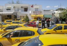 السلطات التونسية تتهم شركات تاكسي بالفساد وغسل الأموال السلطات التونسية تتهم شركات تاكسي بالفساد وغسل الأموال