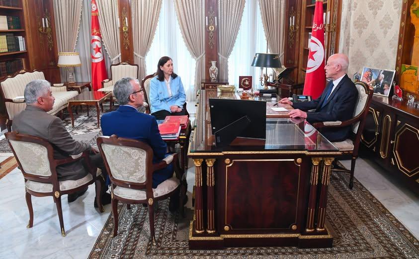 سعيد: الشغل ليس مجرد شعار بل يجب أن يجد طريقه إلى التجسيم بمقابل منصف وعادل سعيد: الشغل ليس مجرد شعار بل يجب أن يجد طريقه إلى التجسيم بمقابل منصف وعادل