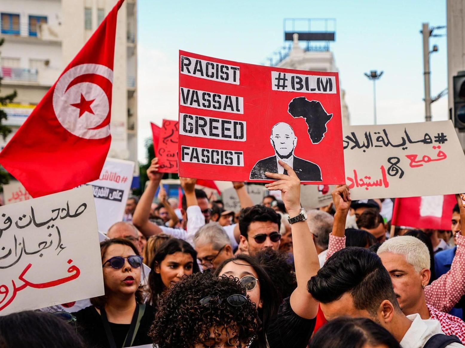 ماذا حدث للصحفيين في تونس؟