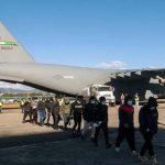 ترحيل المهاجرين من أمريكا يثير جدلًا في ليبيا ترحيل المهاجرين من أمريكا يثير جدلًا في ليبيا