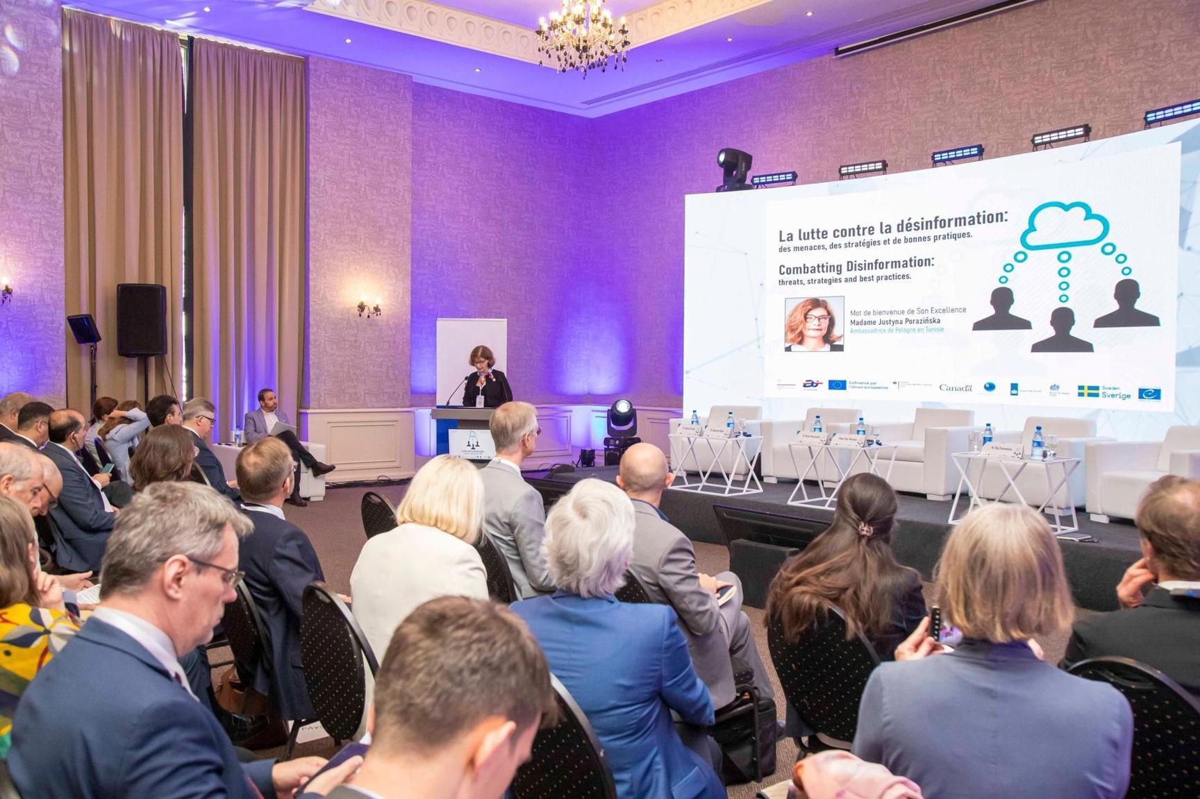 التأكيد في ندوة لسفارة بولونيا على مخاطر التضليل الإعلامي التأكيد في ندوة لسفارة بولونيا على مخاطر التضليل الإعلامي