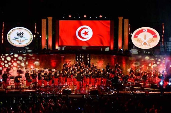 تعاونيّة الجيش تحيي حفلا فنيّا ساهرا بمناسبة الذكرى لانبعاث الجيش تعاونيّة الجيش تحيي حفلا فنيّا ساهرا بمناسبة الذكرى لانبعاث الجيش