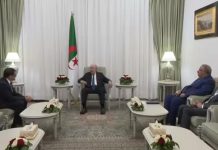 الرئيس الجزائري يستقبل السفير التونسي الرئيس الجزائري يستقبل السفير التونسي