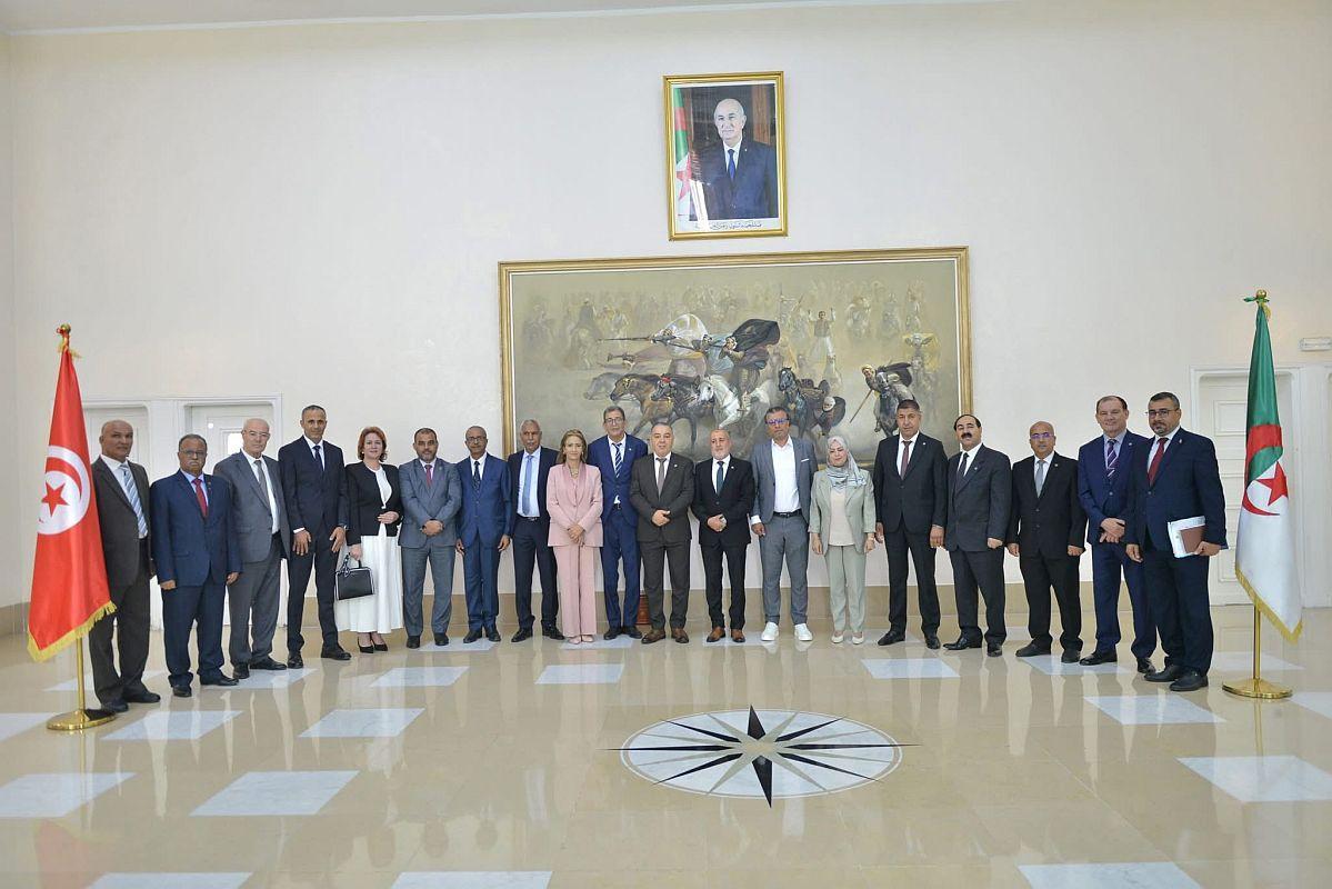 وفد من مجموعة البرلمانية التونسية الجزائرية يجري سلسلة من اللقاءات وفد من مجموعة البرلمانية التونسية الجزائرية يجري سلسلة من اللقاءات