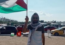 ناشط تونسي بسفينة الضمير: حياتنا ليست أغلى من حياة الفلسطينيين ناشط تونسي بسفينة الضمير: حياتنا ليست أغلى من حياة الفلسطينيين