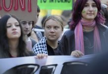 إسرائيل تعلن ترحيل 171 ناشطا من أسطول الصمود لليونان وسلوفاكيا إسرائيل تعلن ترحيل 171 ناشطا من أسطول الصمود لليونان وسلوفاكيا