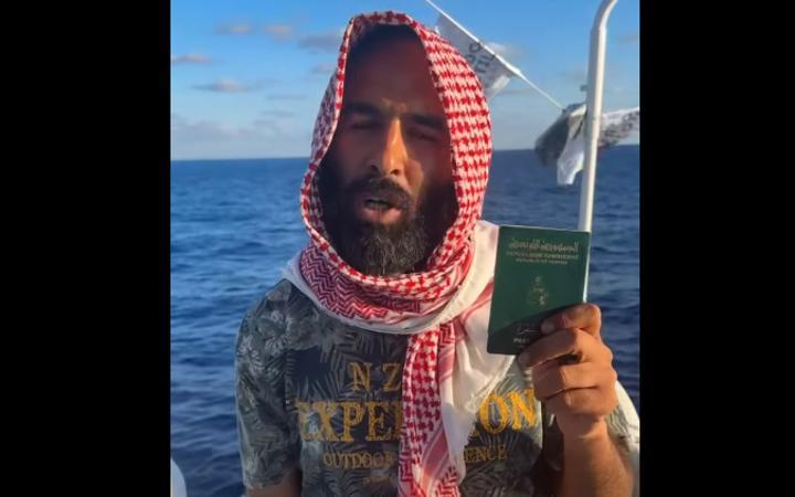 قوات الاحتلال تختطف التونسي علي كنيس المشارك في أسطول الحرية قوات الاحتلال تختطف التونسي علي كنيس المشارك في أسطول الحرية