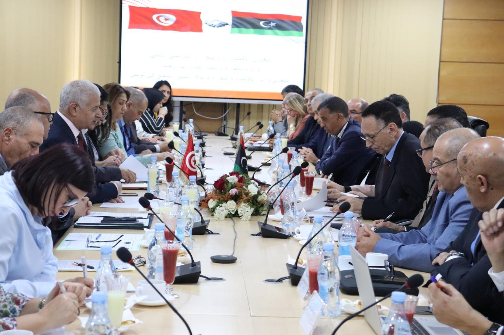 اجتماع وزاري تونسي ليبي للتباحث حول واقع وآفاق التعاون المشترك اجتماع وزاري تونسي ليبي للتباحث حول واقع وآفاق التعاون المشترك