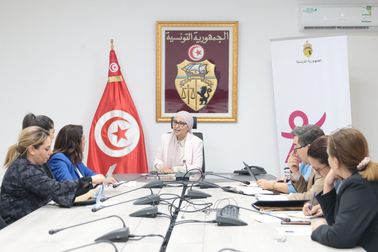 وزيرة الاسرة تبحث مع ممثلة صندوق الامم المتحدة للسكان بتونس وزيرة الاسرة تبحث مع ممثلة صندوق الامم المتحدة للسكان بتونس