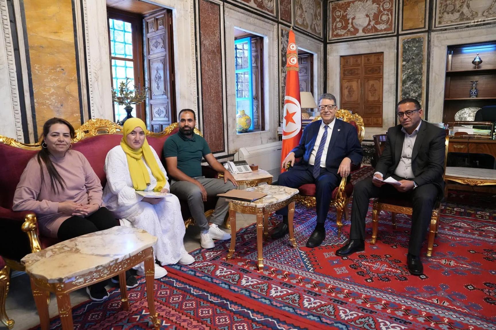 مطالب بإعفاء حاملي الشهادات من معاليم كراء الأراضي مطالب بإعفاء حاملي الشهادات من معاليم كراء الأراضي