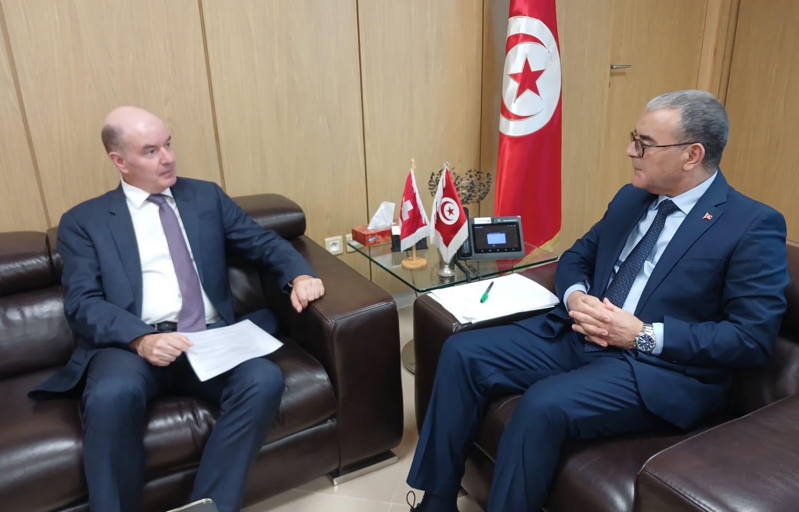 وزير الإقتصاد وسفير سويسرا يؤكدان على الحرص المشترك لتعزيز التعاون وزير الإقتصاد وسفير سويسرا يؤكدان على الحرص المشترك لتعزيز التعاون