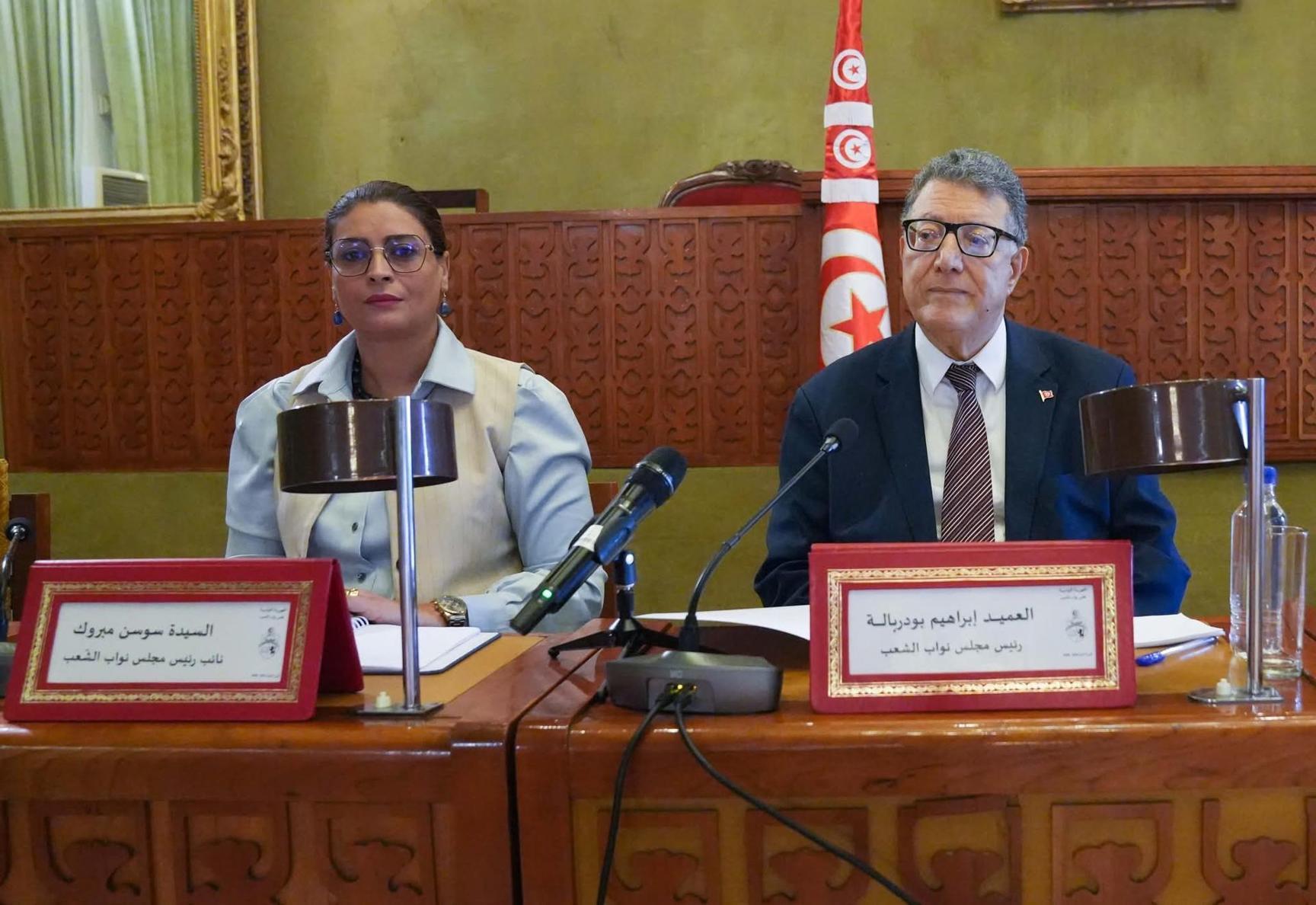 بودربالة في ندوة الرؤساء: المجلس سيفتح لجان ميزانية الدولة للإعلام بودربالة في ندوة الرؤساء: المجلس سيفتح لجان ميزانية الدولة للإعلام