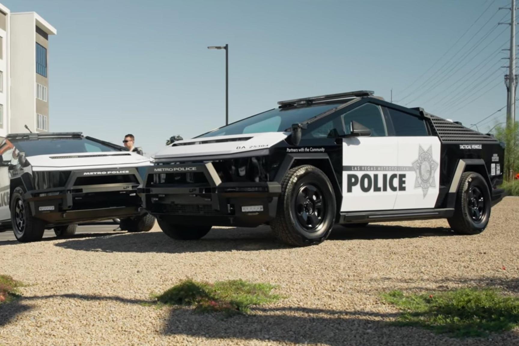 أسطول سيارات شرطة معدلة من طراز 