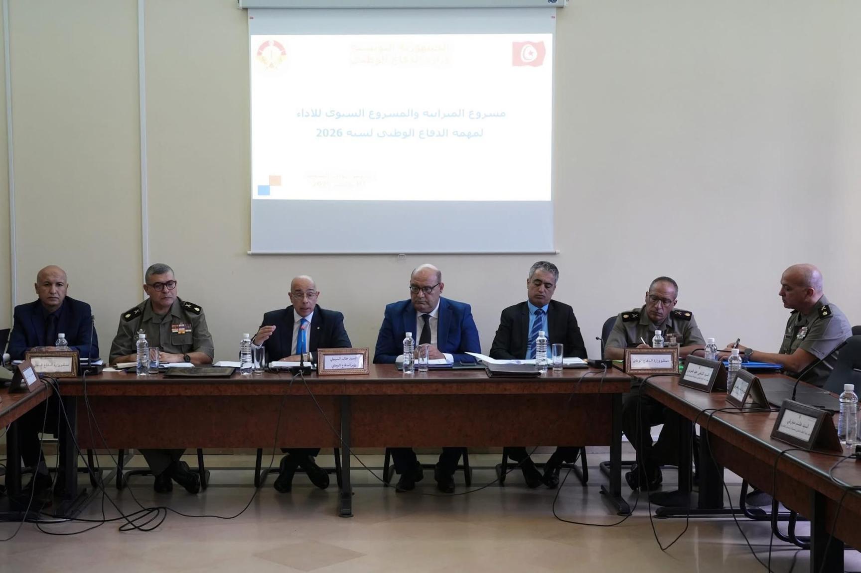 مشروع ميزانية وزارة الدفاع لسنة 2026 يشهد تطورا بنسبة 13 بالمائة مشروع ميزانية وزارة الدفاع لسنة 2026 يشهد تطورا بنسبة 13 بالمائة