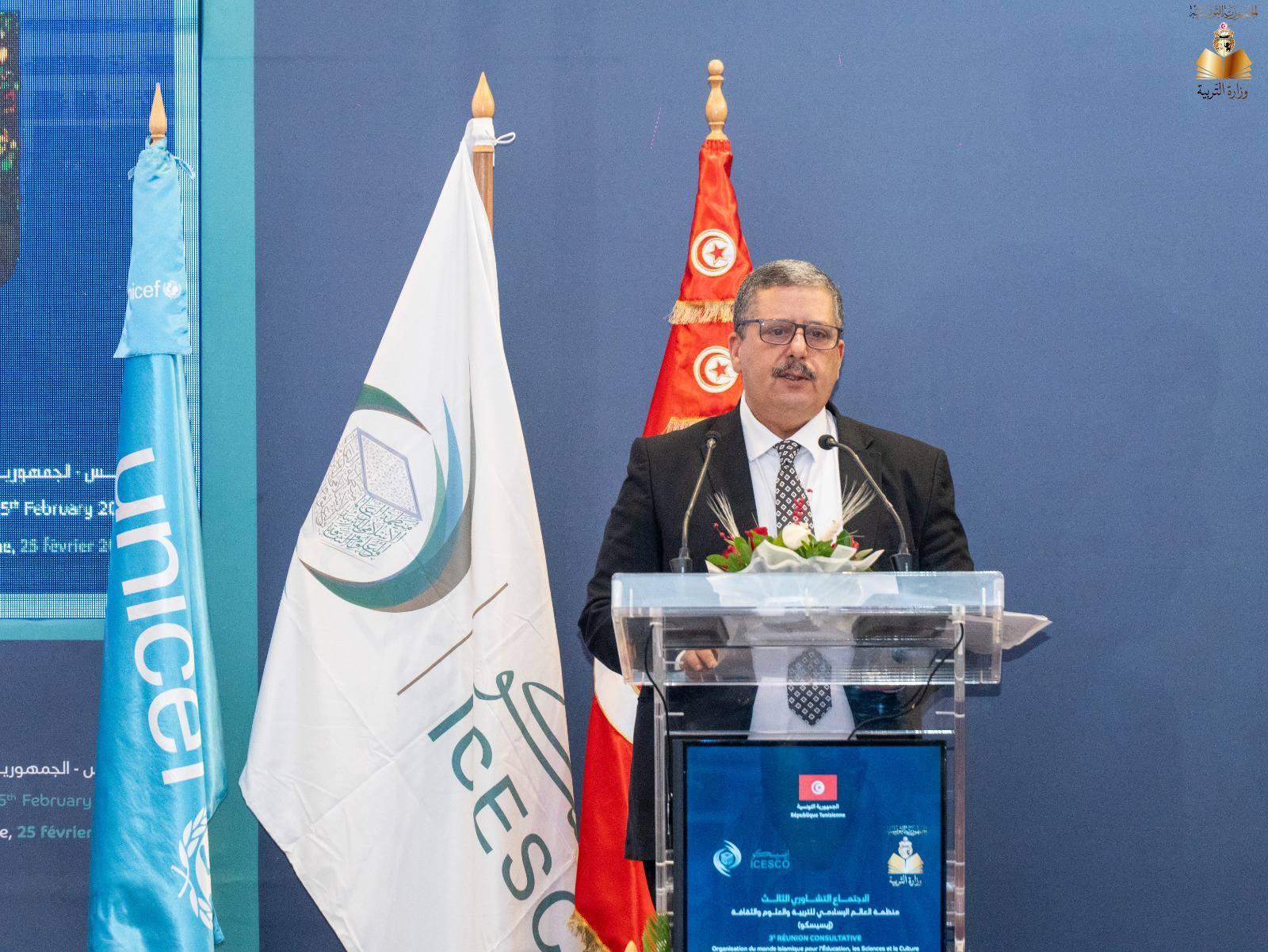 التدخل بالصيانة والتعهد في 30 بالمائة من المؤسسات التربوية التدخل بالصيانة والتعهد في 30 بالمائة من المؤسسات التربوية