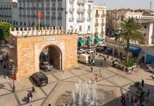 “باب البحر” في مدينة تونس العتيقة لا يطل على البحر "باب البحر" في مدينة تونس العتيقة لا يطل على البحر