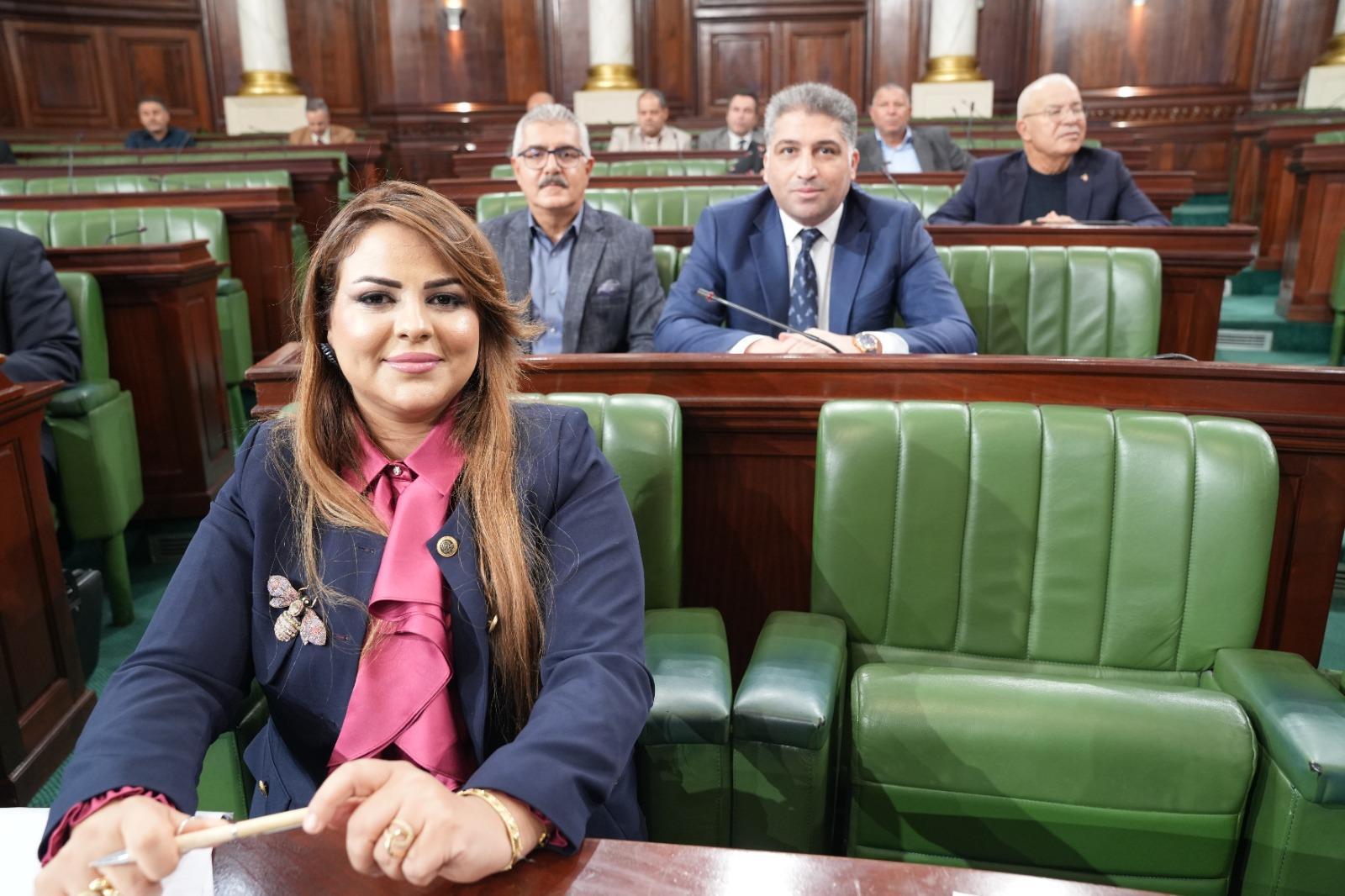 البرلمان يناقش ميزانيته: مطالب بتحسين وضعية الموظفين البرلمان يناقش ميزانيته: مطالب بتحسين وضعية الموظفين