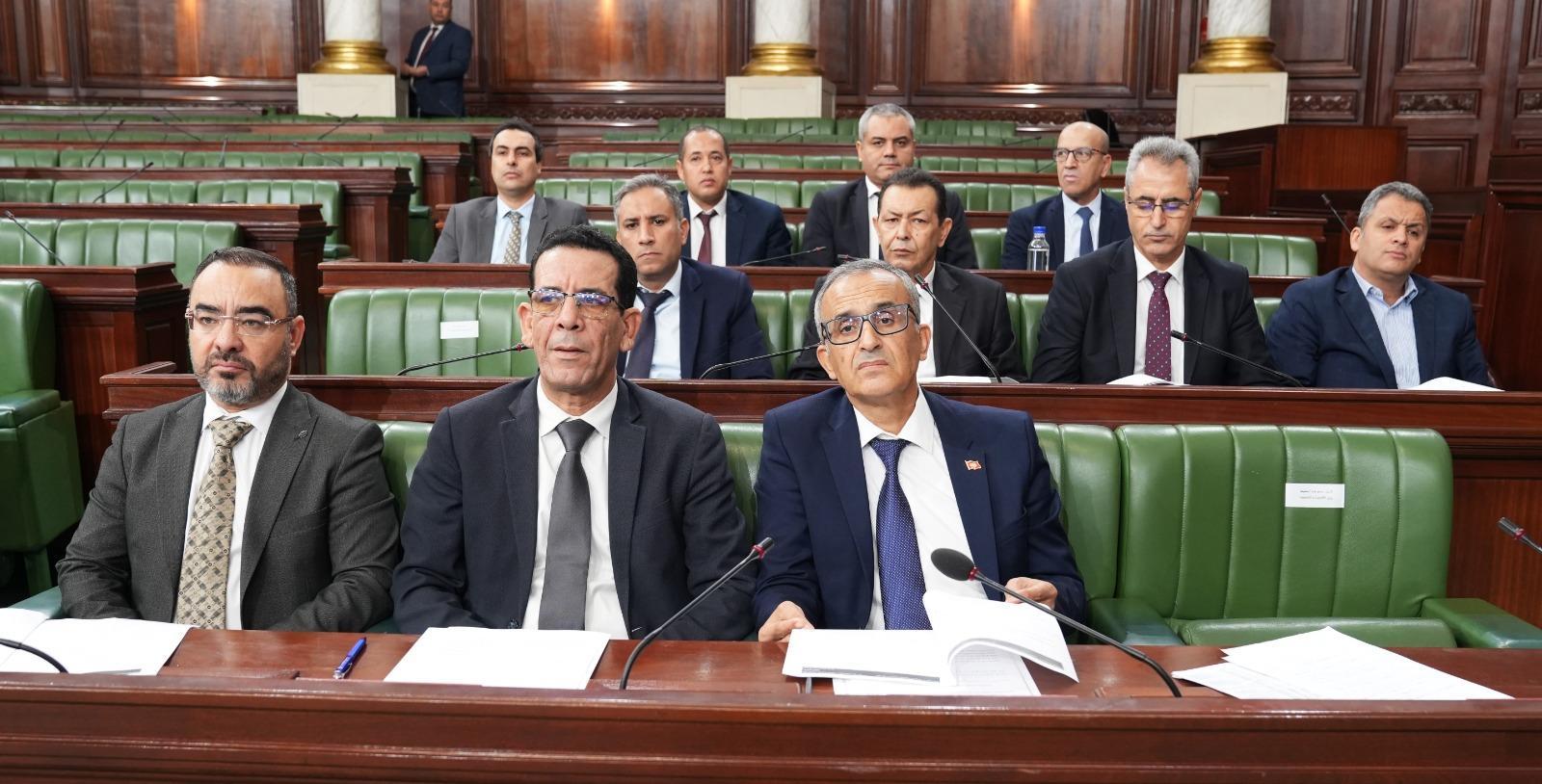 ممثل رئاسة الجمهورية: الرئاسة لم تغلق أبوابها أمام النواب ممثل رئاسة الجمهورية: الرئاسة لم تغلق أبوابها أمام النواب