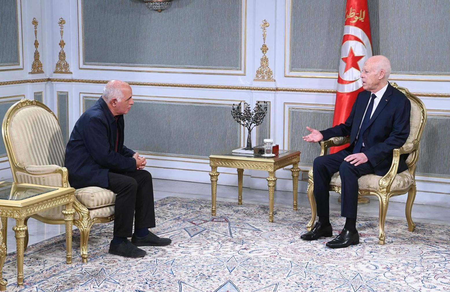 سعيّد يكلّف المهندس التونسي بتشكيل فريق لإيجاد حلول عاجلة في قابس سعيّد يكلّف المهندس التونسي بتشكيل فريق لإيجاد حلول عاجلة في قابس