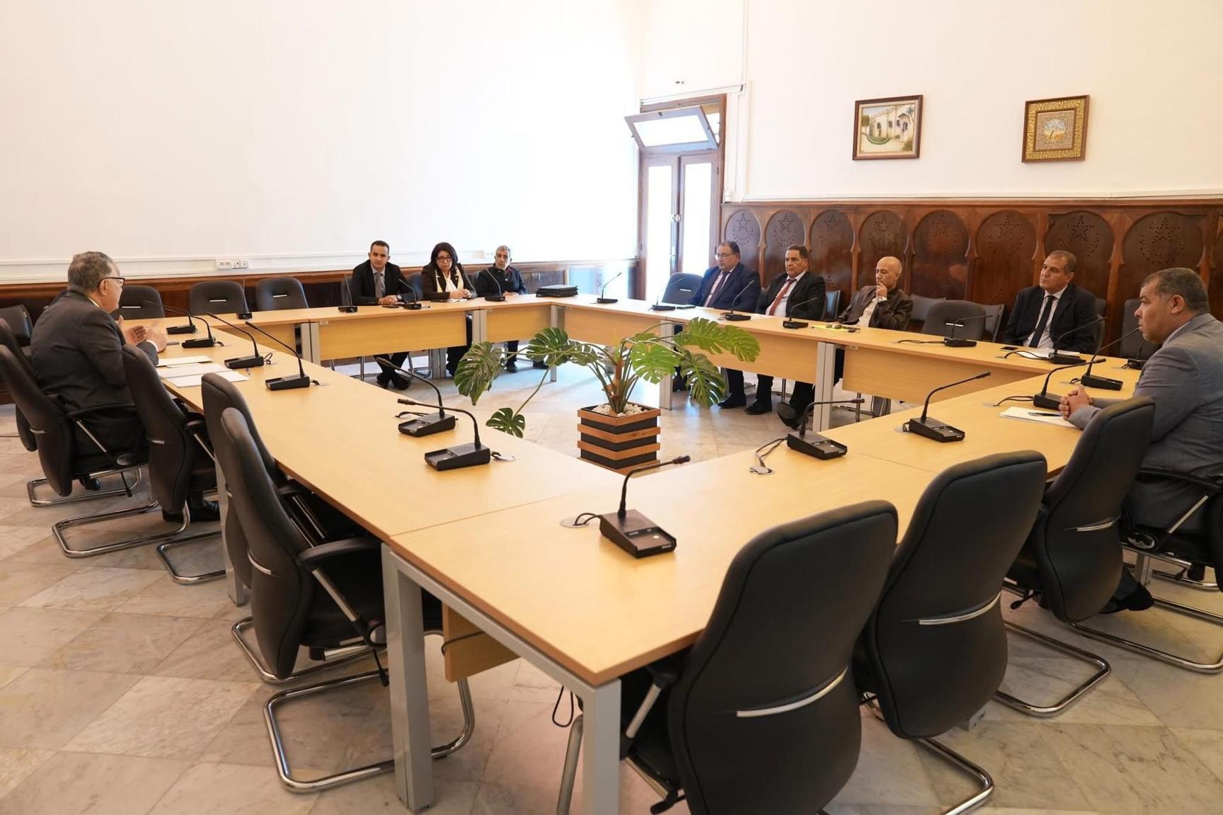 رئيس البرلمان يجتمع بأعضاء كتلة لينتصر الشعب