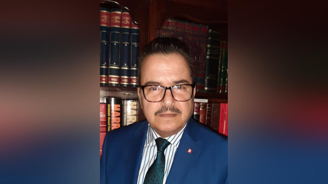 عبد العزيز قاطري: لا وجود لحكومة... ما نراه مجرد موظفين عبد العزيز قاطري: لا وجود لحكومة... ما نراه مجرد موظفين