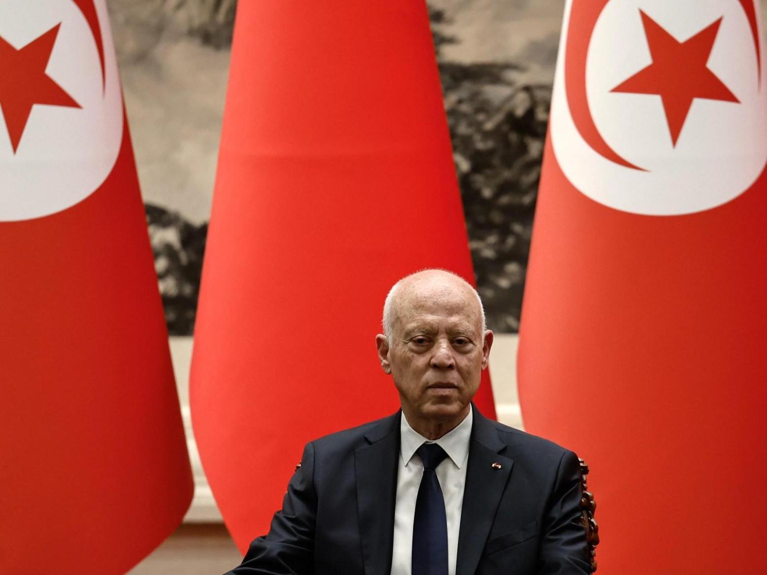 الرئيس المُفرد: كيف تحكّم قيس سعيد في تونس؟ الرئيس المُفرد: كيف تحكّم قيس سعيد في تونس؟