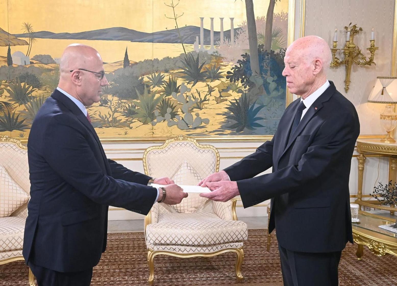 سعيد يشرف على موكب تسلّم أوراق اعتماد ثلاثة سفراء جدد بتونس