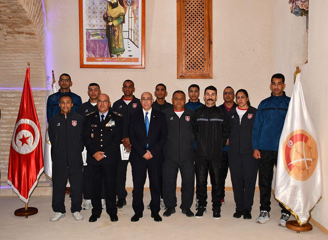 وزير الدفاع يؤدّي زيارة إلى إدارة التربية البدنية والرياضة العسكرية