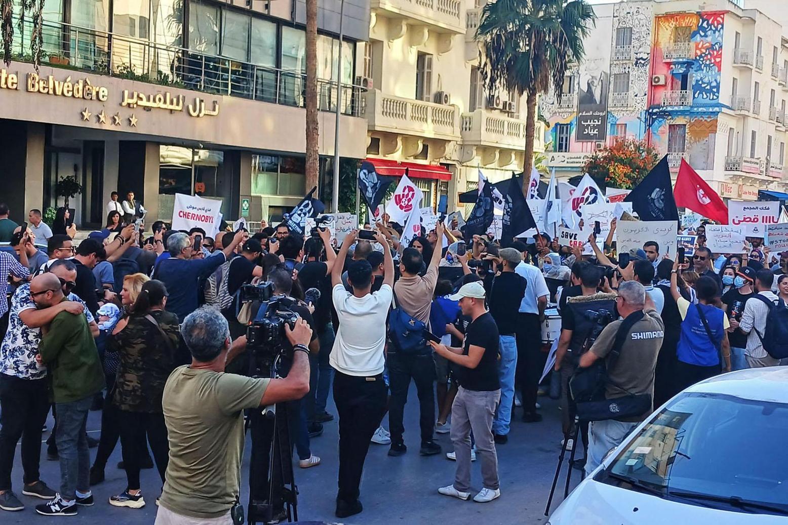 هل الإفراج عن قياديي النهضة انفراج سياسي أم مناورة لامتصاص الغضب؟