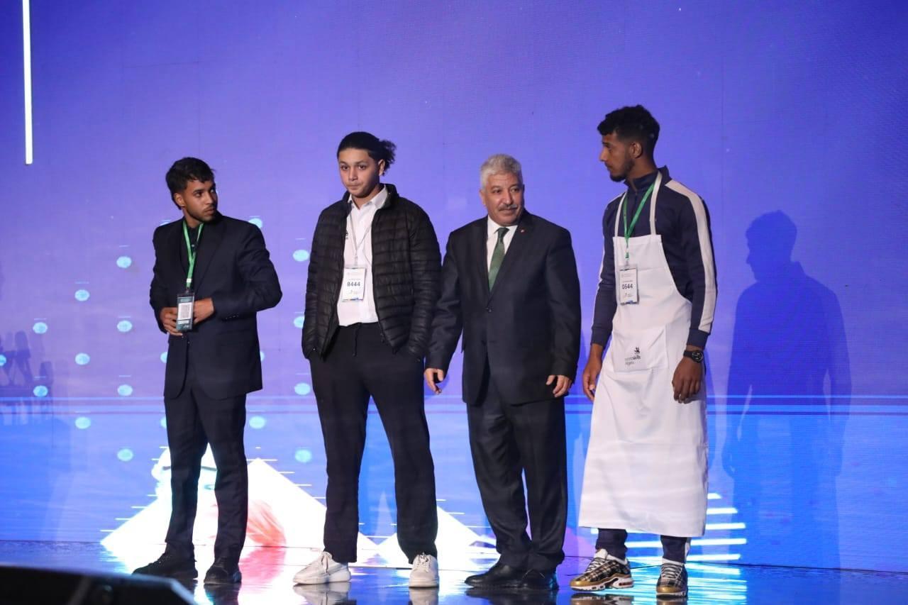 وزير التشغيل يشارك في اختتام أولمبياد المهن بالجزائر