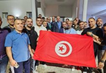 وزير الخارجية يلتقي عددا من أبناء الجالية التونسية بأنغولا وزير الخارجية يلتقي عددا من أبناء الجالية التونسية بأنغولا