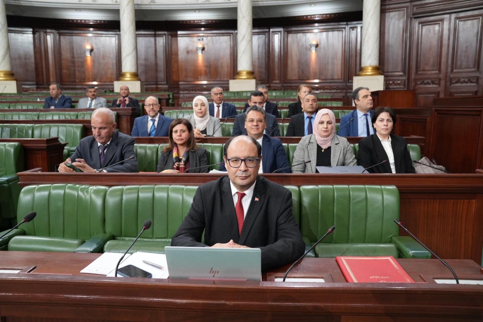 تعثّر بنك البريد وضعف تغطية الاتصالات في الميزانية 2026