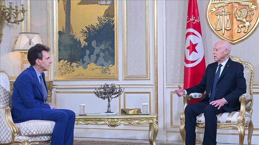 سعيد يستدعي سفير الاتحاد الأوروبي احتجاجا على لقائه مسؤولا تونسيا