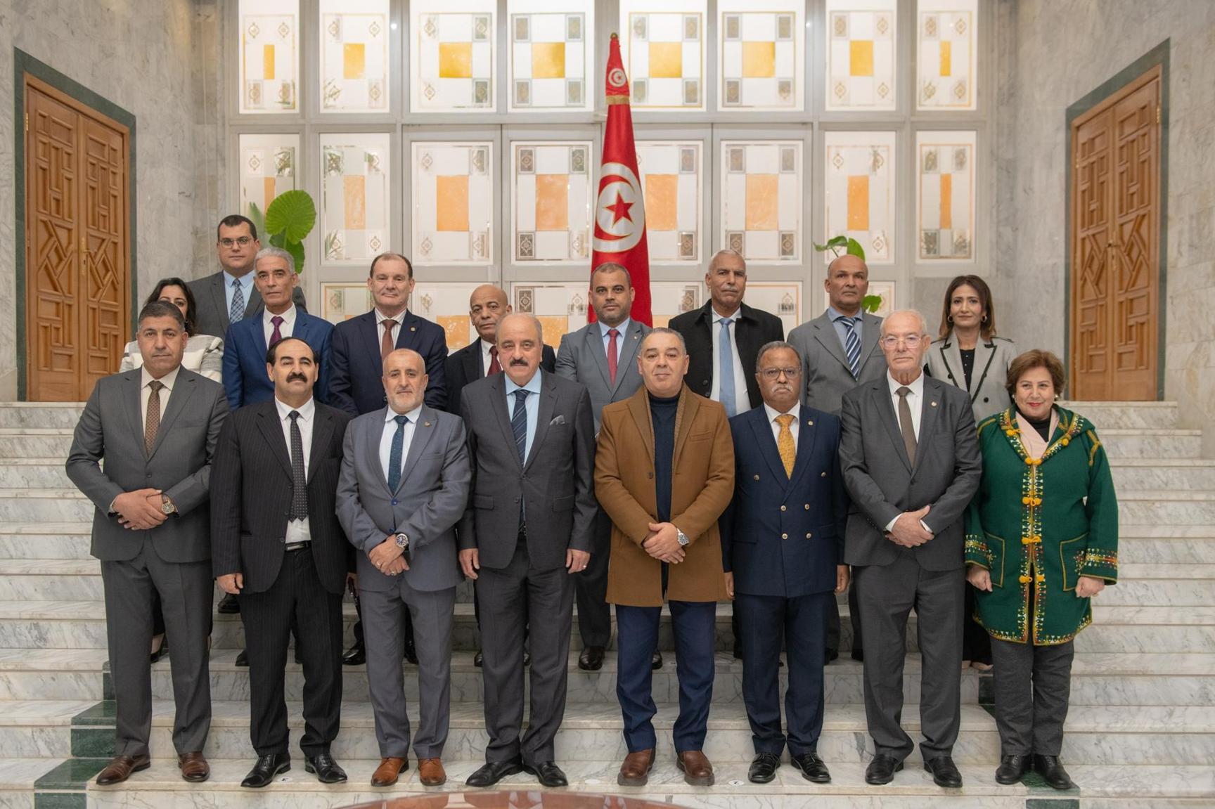 النفطي يستقبل وفدا جزائريا ويؤكد الحرص على مزيد تطوير العلاقات