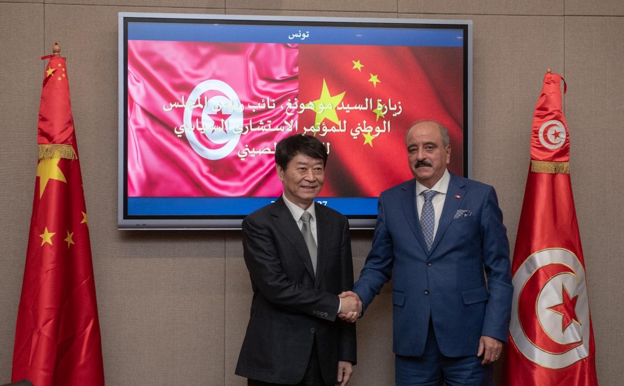 النفطي يلتقي رئيس مجموعة الصداقة الصينيّة-الإفريقيّة