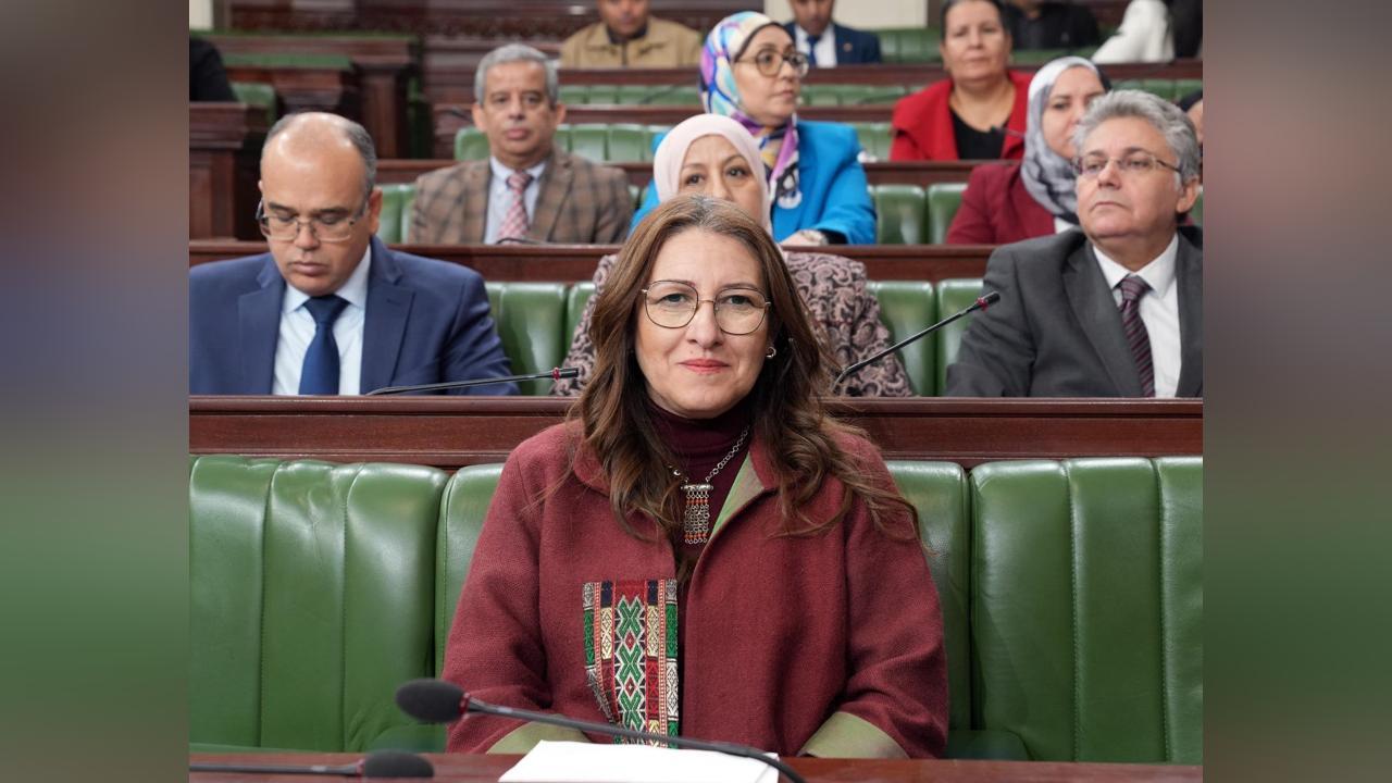 وزيرة المالية: توريد السيارات المستعملة مكلف وغير قابل للتطبيق