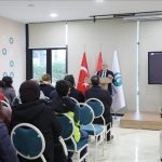 معهد “يونس أمره” التركي يعقد مؤتمرا عن فن الخط معهد "يونس أمره" التركي يعقد مؤتمرا عن فن الخط