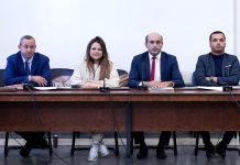 لجنة برلمانية متناصفة للنظر في الفصول الخلافية في مشروع قانون المالية لجنة برلمانية متناصفة للنظر في الفصول الخلافية في مشروع قانون المالية