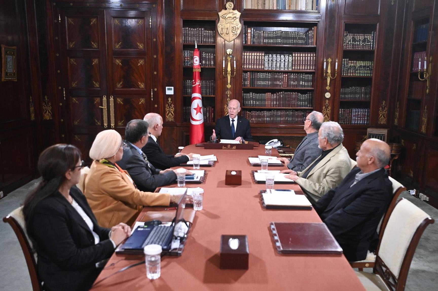 سعيد يدعم فريق إيجاد حلول للوضع البيئي بقابس