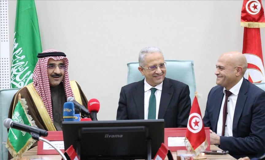تونس والسعودية توقعان عقد إنجاز مستشفى الملك سلمان بالقيروان